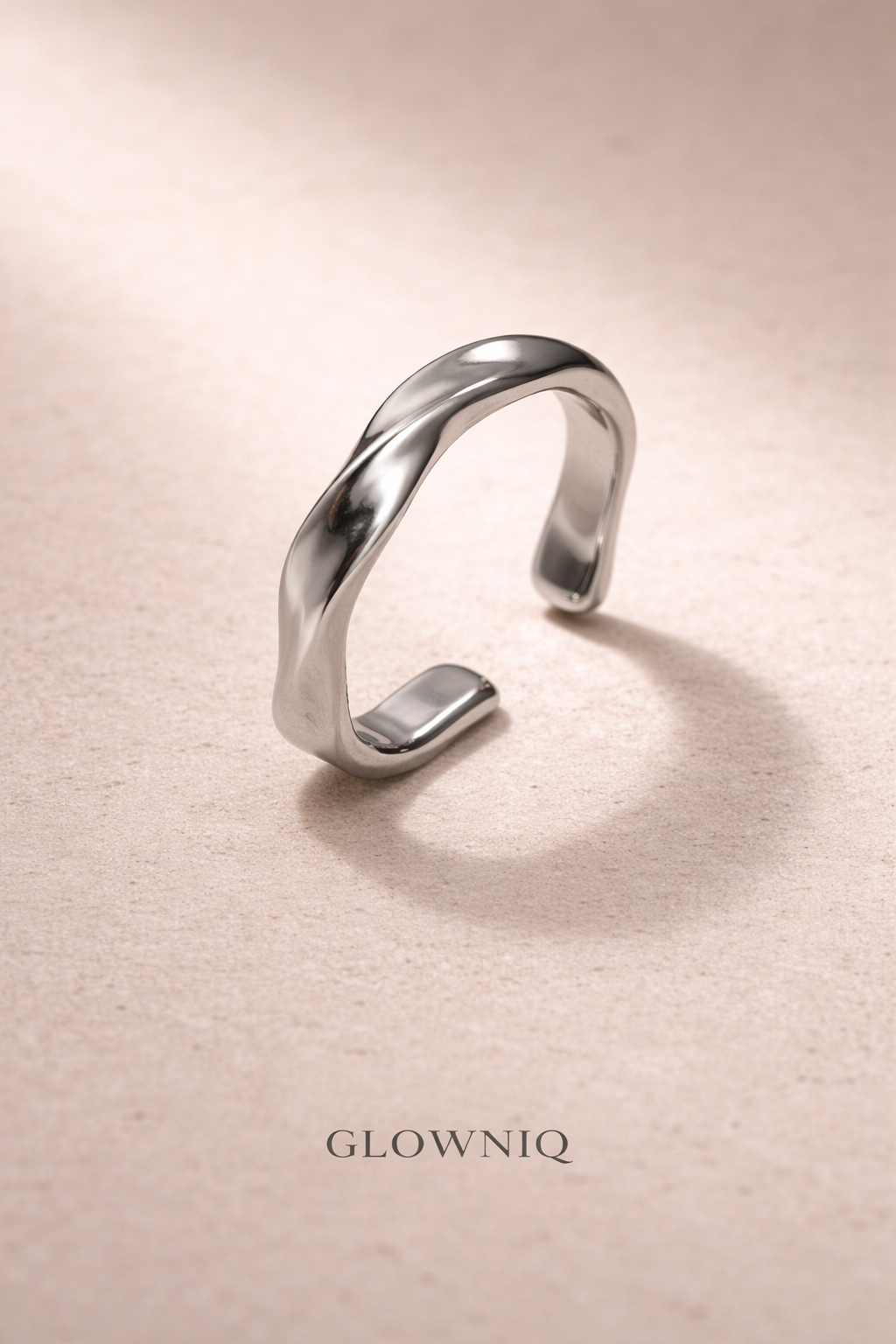 GLOWNIQ Mobius Wave Ring