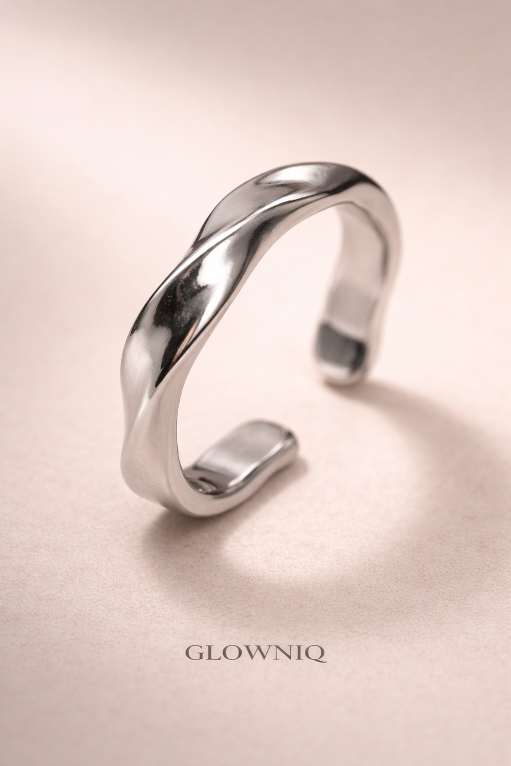 GLOWNIQ Mobius-Wellenring
